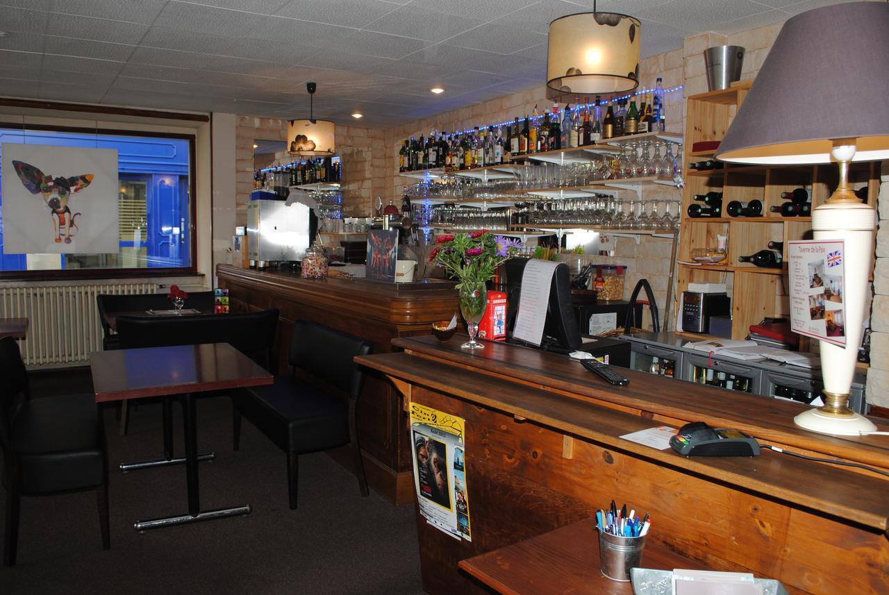 Taverne De La Paix La Ferte-Mace Экстерьер фото